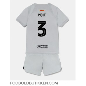 Barcelona Gerard Pique #3 Tredjetrøje Børn 2022-23 Kortærmet (+ Korte bukser)